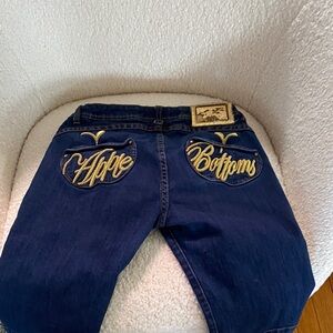 Women Apple bottom dark wash jean short.